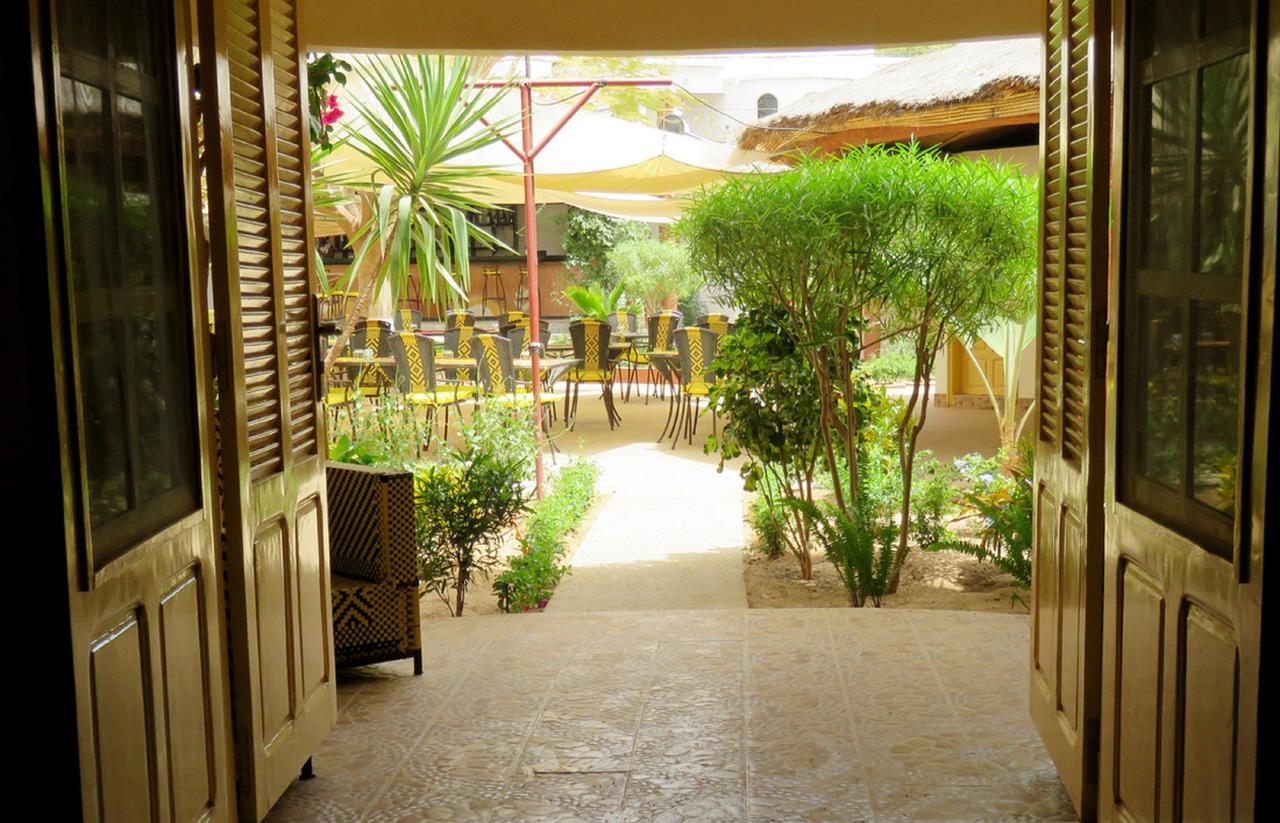 Le Lion Dort Somone Exterior foto