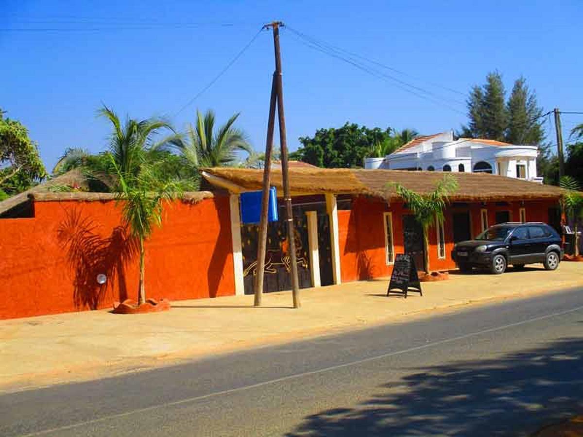 Le Lion Dort Somone Exterior foto